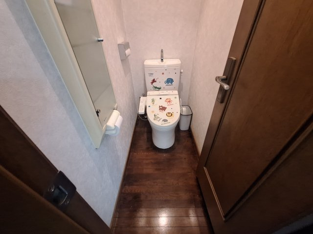藤井寺市沢田住居付店舗のトイレ