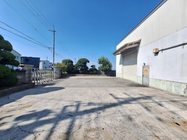 東池尻倉庫の駐車場