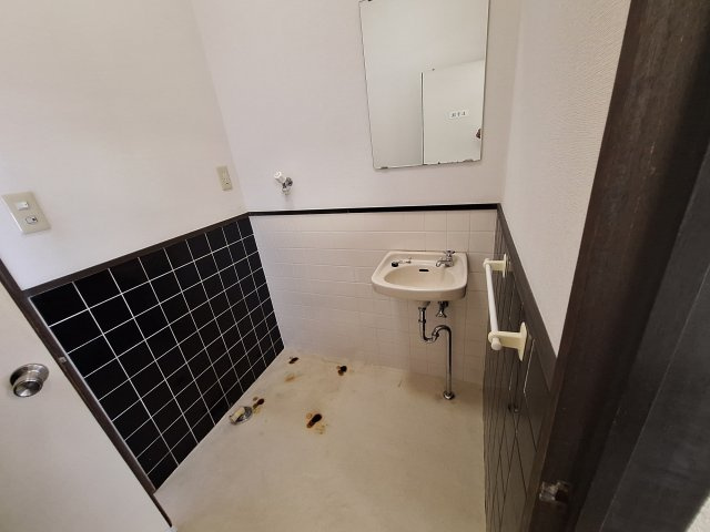新栄プロパティー島泉のその他