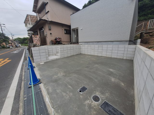 汐ノ宮駅前賃貸物件の駐車場