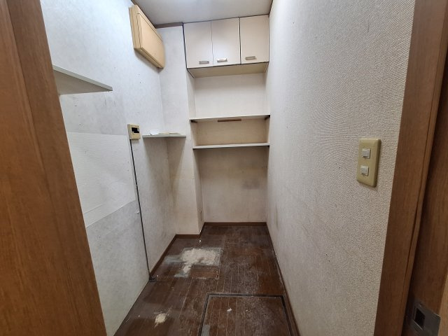 上田ビル1階の収納