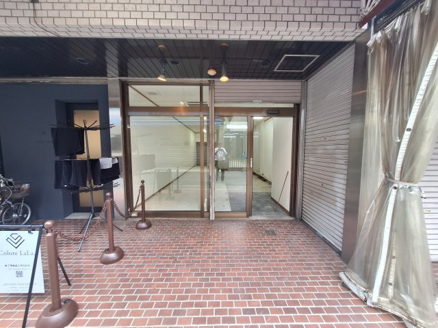 上田ビル1階の外観