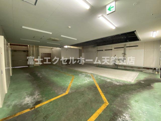 シーサイドレジデンスコスモスクエア駅前1階店舗の駐車場
