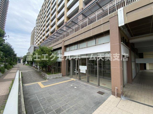 シーサイドレジデンスコスモスクエア駅前1階店舗の駐車場