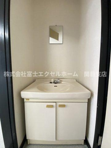 第一ヨーコービルの洗面所