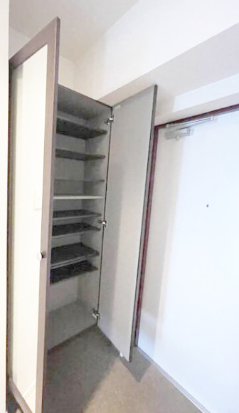 熊本市中央区古桶屋町の賃貸マンションの玄関|ゆったりとした玄関です