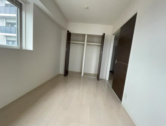 熊本市中央区古桶屋町の賃貸マンションの内装|明るい色調の室内です