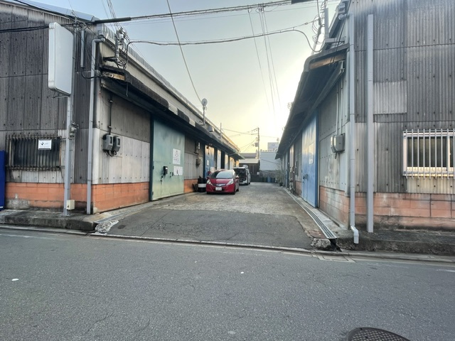 南寺方東通3丁目倉庫