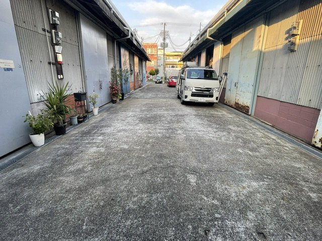南寺方東通3丁目倉庫