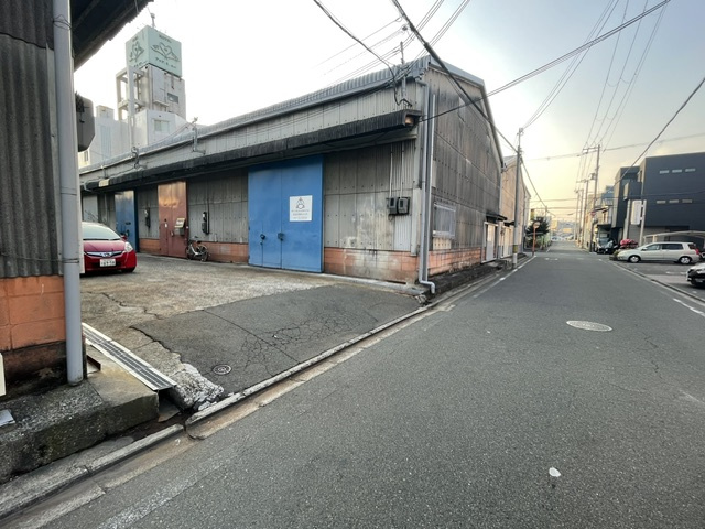 南寺方東通3丁目倉庫