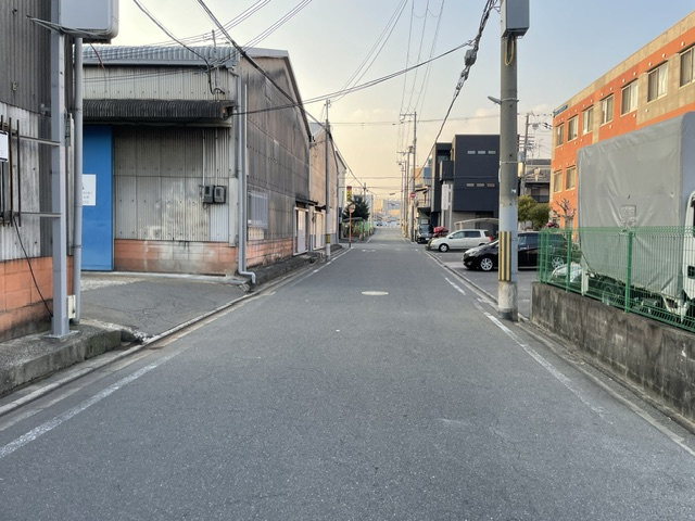 南寺方東通3丁目倉庫