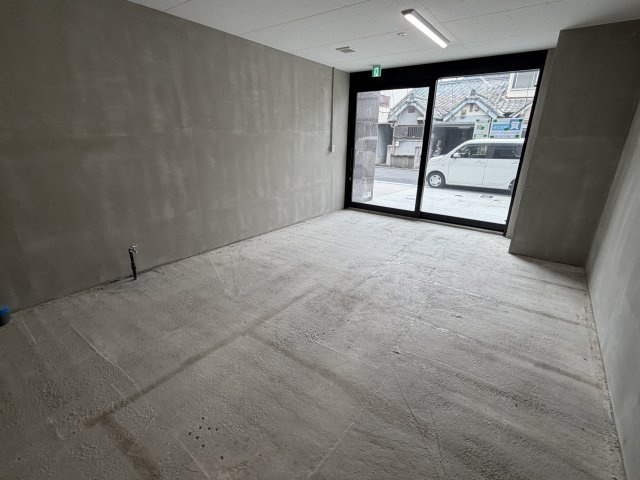 Krystal Fimeth 2番館