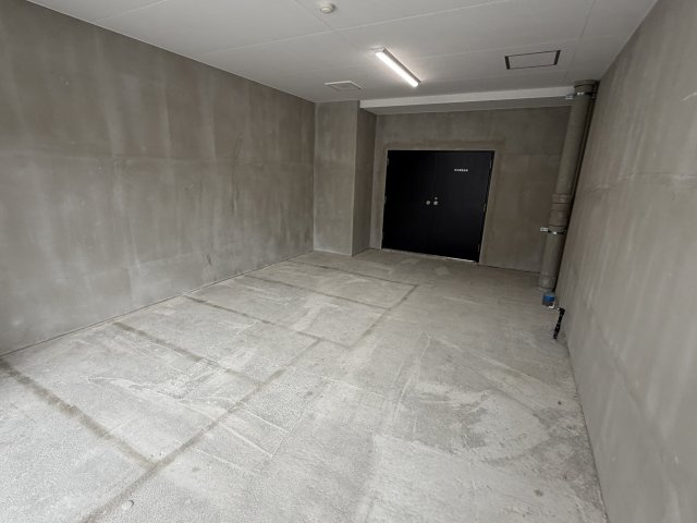 Krystal Fimeth 2番館