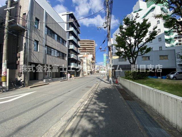 ハウスバンクビルの周辺