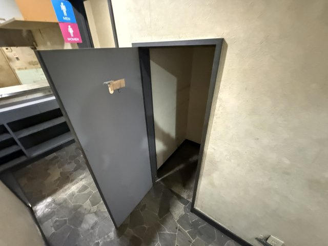  焼肉店跡２階建店舗