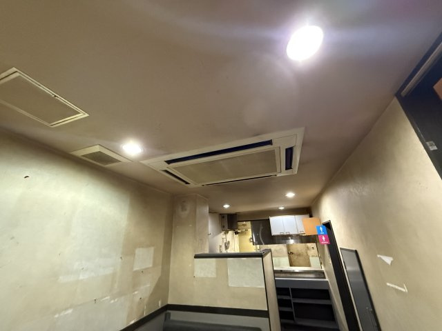 焼肉店跡２階建店舗