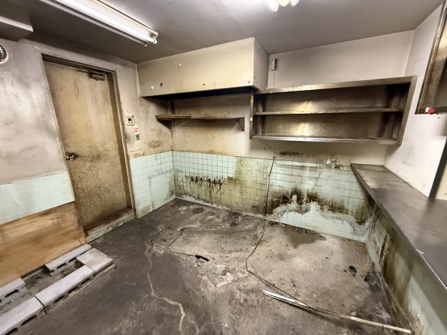  焼肉店跡２階建店舗