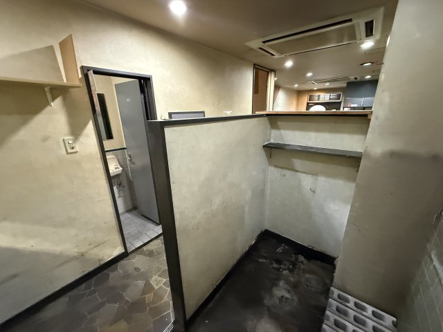 焼肉店跡２階建店舗
