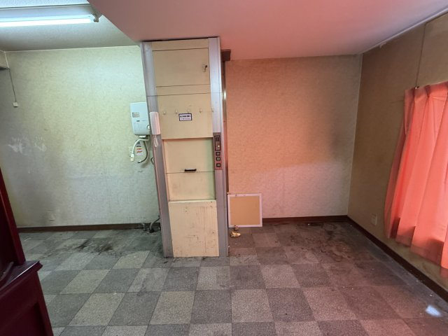  焼肉店跡２階建店舗