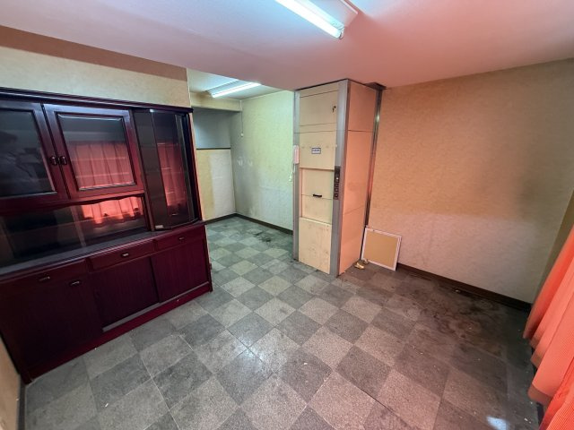  焼肉店跡２階建店舗