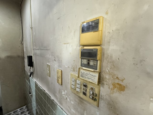  焼肉店跡２階建店舗