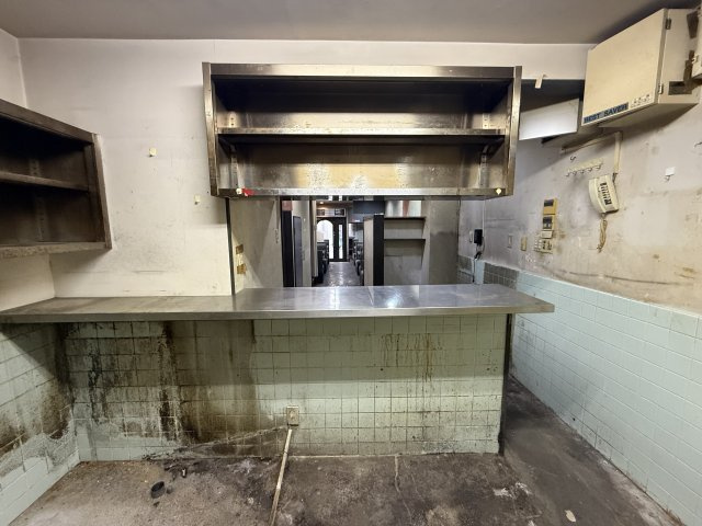  焼肉店跡２階建店舗