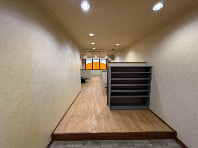  焼肉店跡２階建店舗