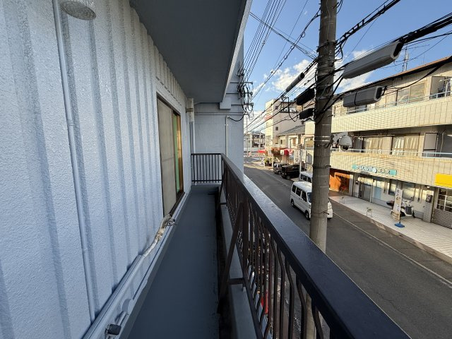 八尾市八尾木北１丁目の事務所のバルコニー
