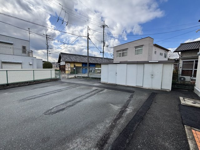 錦織南テナントの駐車場