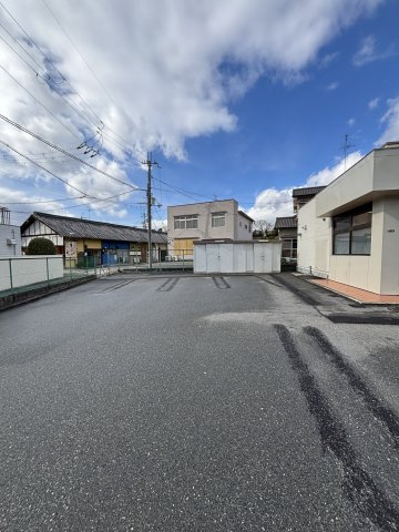 錦織南テナントの駐車場