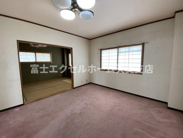 平尾　倉庫付き店舗の洋室
