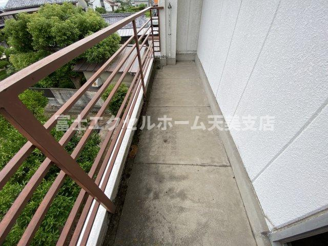 平尾　倉庫付き店舗のバルコニー