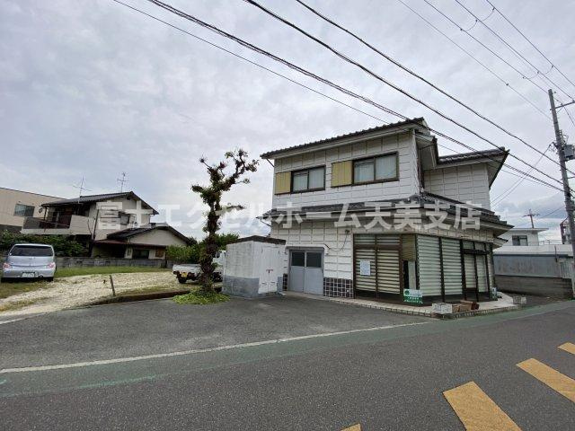 平尾　倉庫付き店舗の外観
