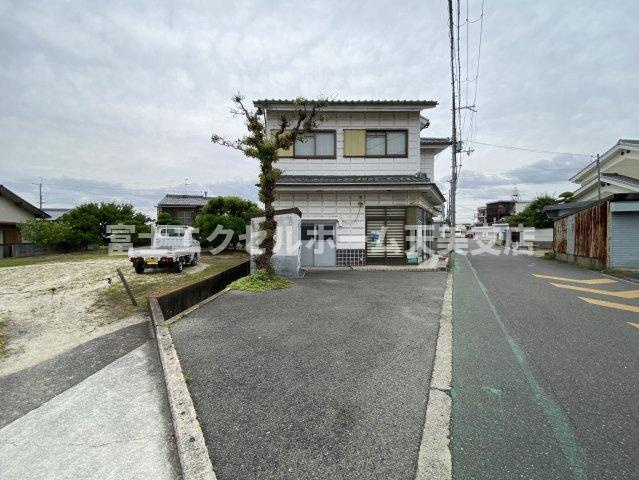 平尾　倉庫付き店舗の外観