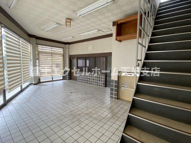 平尾　倉庫付き店舗の内装