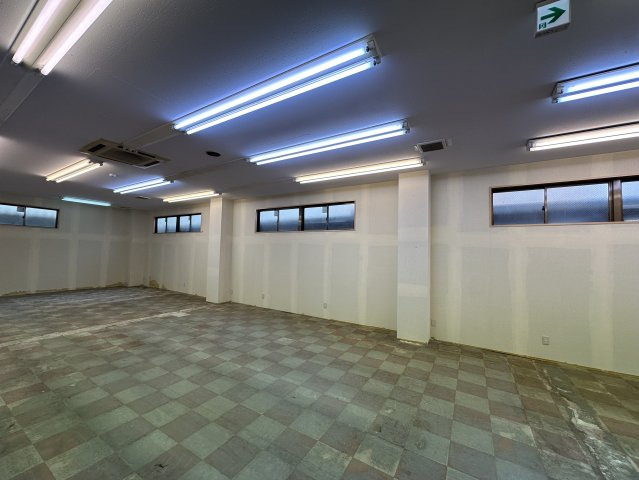 ロイヤルハイツの洋室