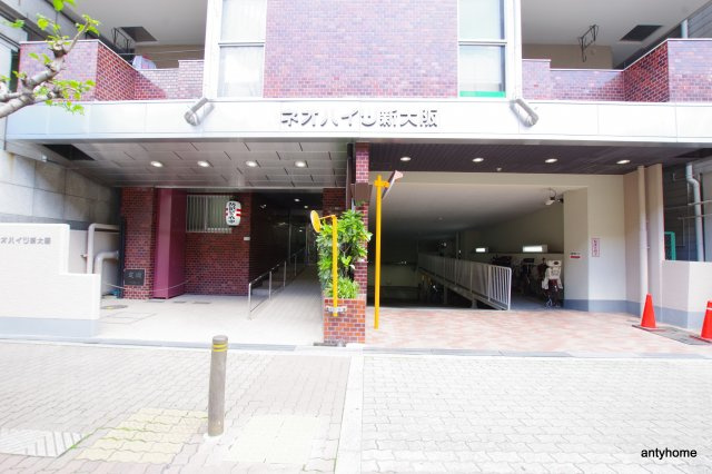 ネオハイツ新大阪　仲介手数料無料のエントランス