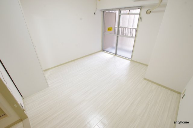 ネオハイツ新大阪　仲介手数料無料の寝室