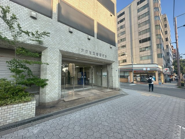 大阪市中央区谷町９丁目の事務所のエントランス