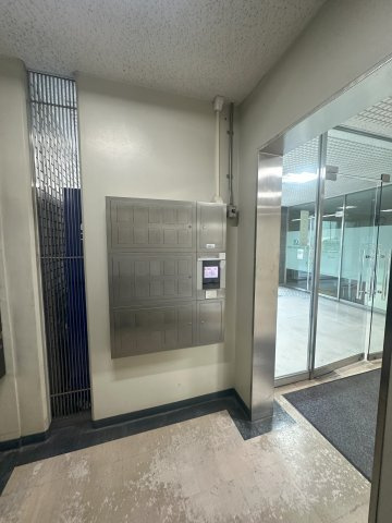 大阪市中央区谷町９丁目の事務所のエントランス