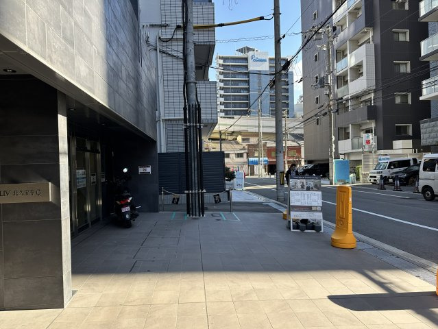 大阪市中央区北久宝寺町１丁目の店舗事務所の駐車場