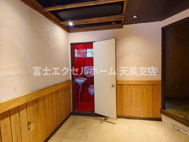 住道矢田1店舗の内装