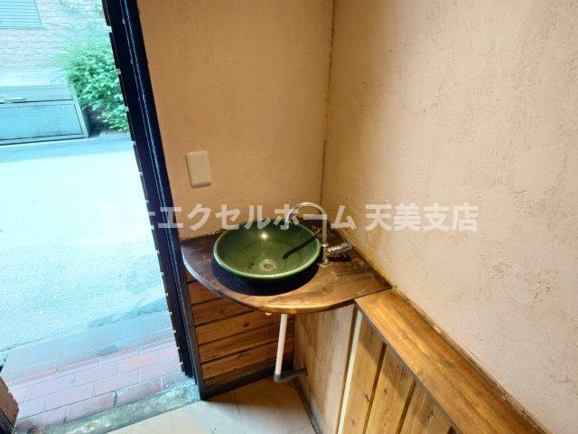 住道矢田1店舗の内装