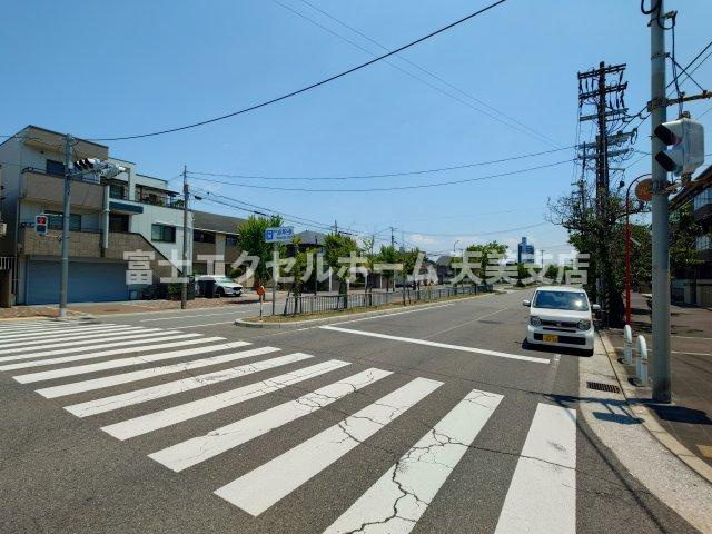 堺区出島町１丁店舗事務所の駐車場