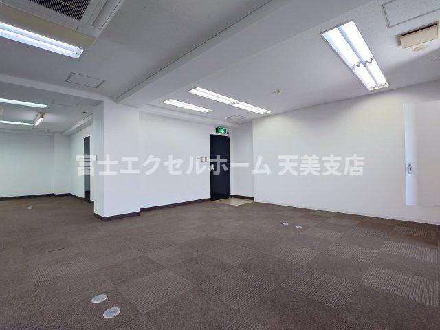HKビルディングのロビー