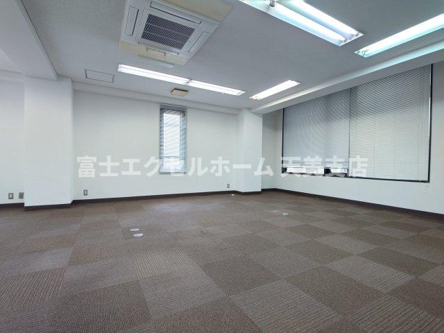 HKビルディングのロビー