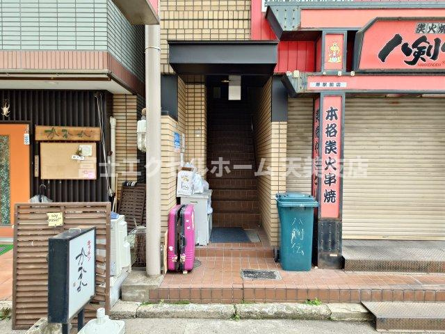 堺市堺区竜神橋町１丁の店舗事務所のエントランス