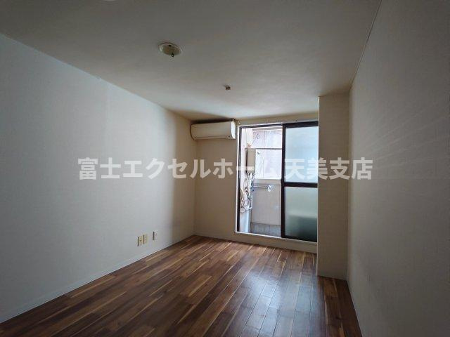 堺市堺区竜神橋町１丁の店舗事務所の居間・リビング