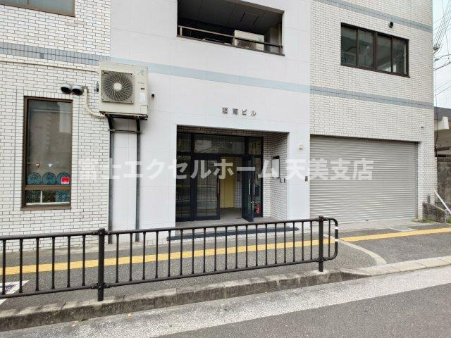 阪南ビルの駐車場