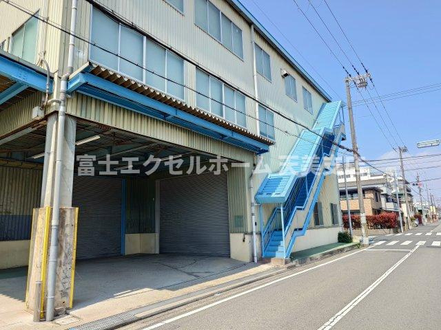 立昌三宝倉庫の外観